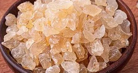 Gond katira (Tragacanth Gum)